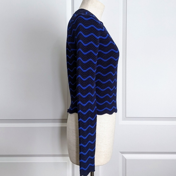 Milly Pullover Crop Mid-Weight Textured Wave Knit Scallop Trim Navy Cobalt M NWT - Picture 5 of 15